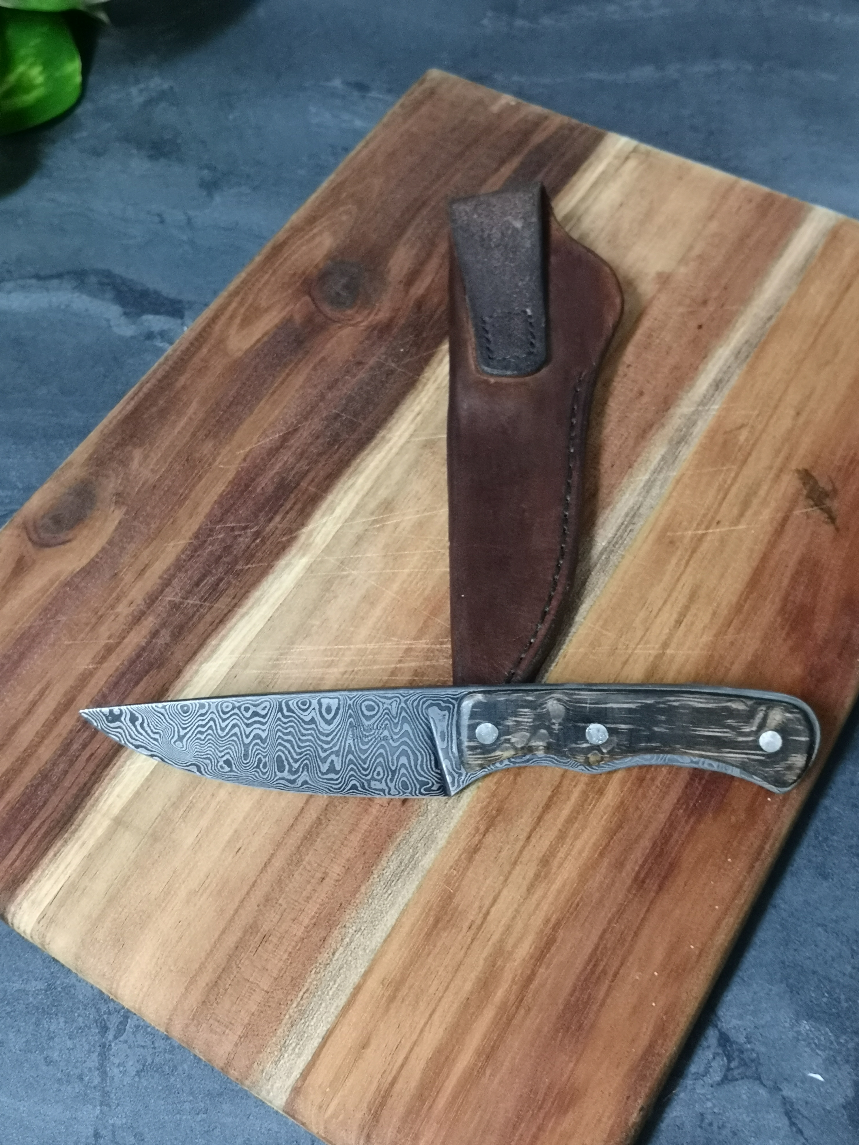 Damascus hunting knife